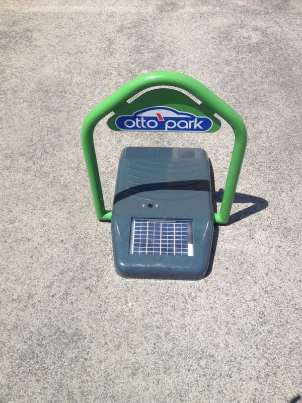 Bolard automat solar pentru parcare