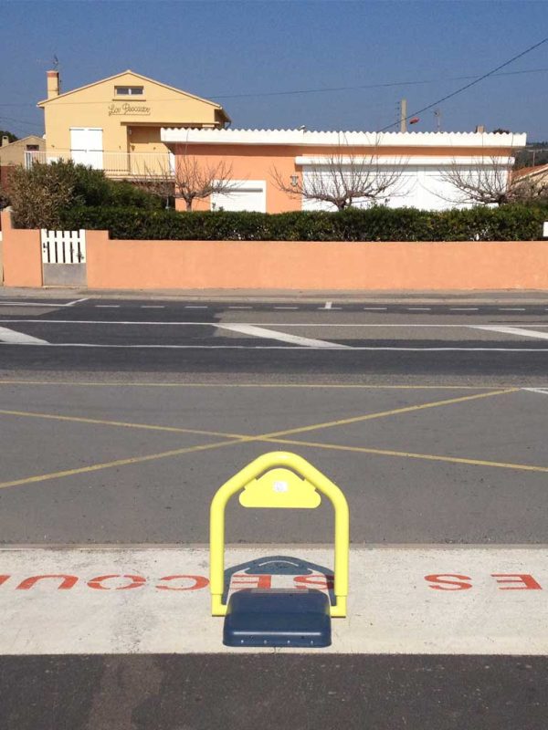 Bolard automat solar pentru parcare
