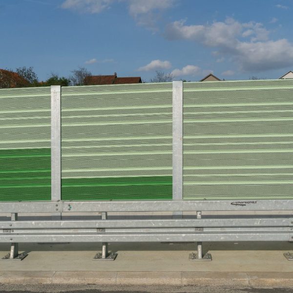 Panouri fonoabsorbante pentru autostrazi si cale ferata