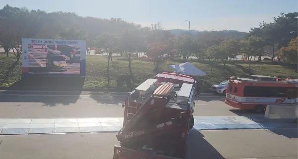 Parapet median demontabil automat - sistem deschidere de urgenta